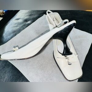 Elegant White VINTAGE SCARPE PEARLY WHITE Women's Slingback Shoes

Size 6.5-7